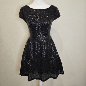 B. Darlin Black Sequin Dress A-line Cap Sleeve Sz 5/6